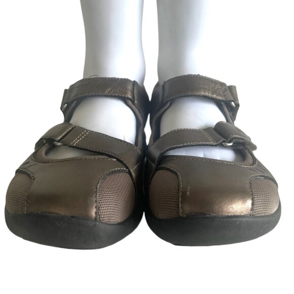 CLARKS WAVE Peak Double Strap Mary Jane Leather Comfort Shoes 8.5 Metallic Brown - Picture 3 of 7